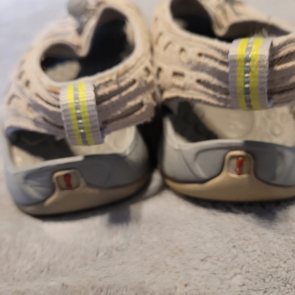 Ladies Clarks Privo Water Shoes Sandals Size 6.5 Cream Off-white EUC Summer Fun - Picture 11 of 11